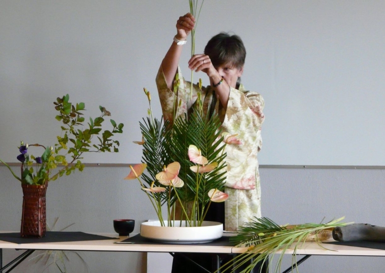 45 percben: A virág, amely tanít – az ikebana művészete - Katkits Judit előadása